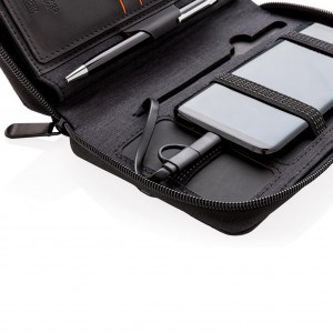 Bags & Travel & Textile Swiss Peak modern travel wallet with wireless charging