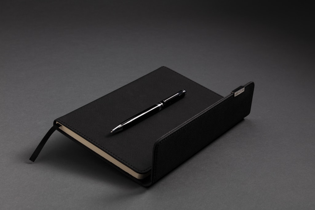 Notebooks Swiss Peak deluxe A5 notebook and pen set