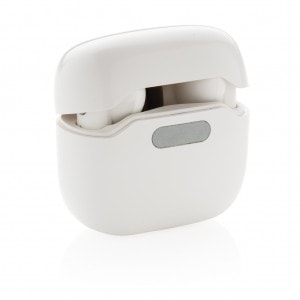 Headphones & Earbuds TWS earbuds in UV-C sterilising charging case