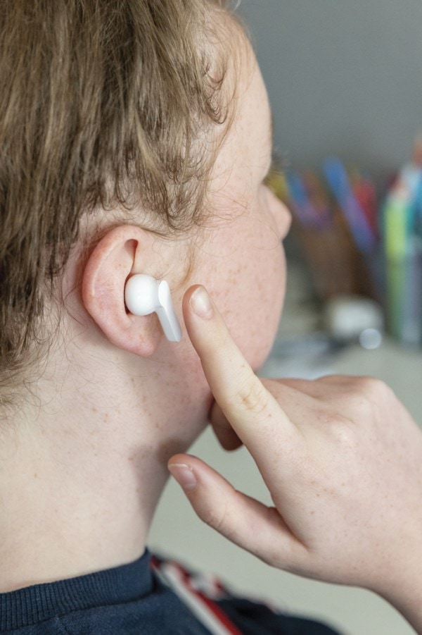 Headphones & Earbuds Liberty 2.0 TWS earbuds in charging case