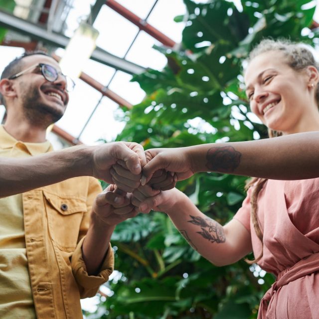 Celebrate Your Employees’ Successes with Thoughtful Business Gifts Promotional Trends 2
