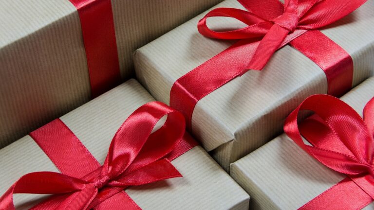 Make a Lasting Impression with Unique Promotional Gift Packaging