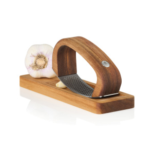 Eco Gifts AdHoc RoccaAlio Garlic press with chopping board